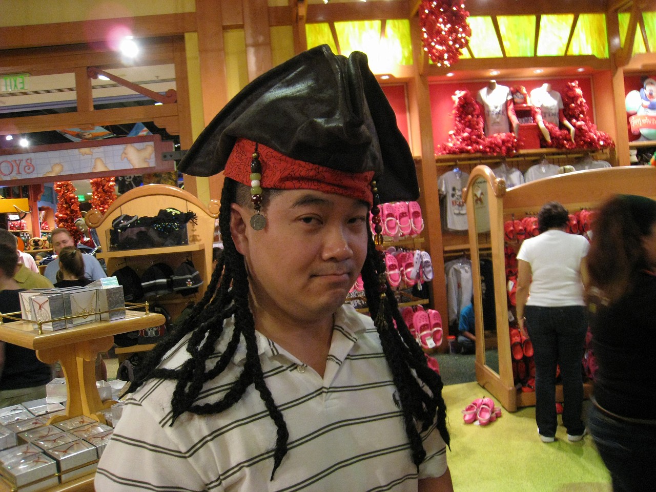 Vacation 2007-12 - Beaches Disney Hotels 0661.jpg - On the 2007-08 Florida vacation we visited beaches from Fort Myers to Sanibel Island sampling local food along the way. Green water and white sugar beaches! Arriving at Disney World we visited several of the theme resorts.